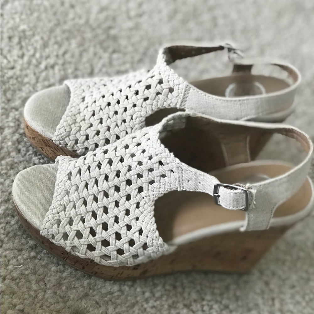 Summer wedges